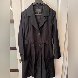 Women trench coat, like new.